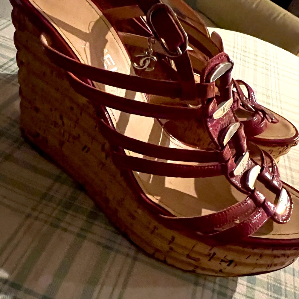 BEAUTIFUL CHANEL CORK PUMPS ✨✨✨ - Picture 4 of 6